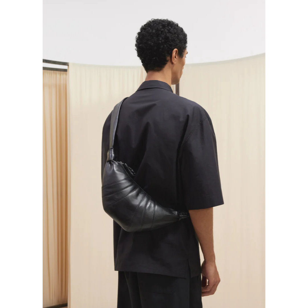 LEMAIRE(ルメール)のlemaire クロワッサンバッグ　スモール　ブラック メンズのバッグ(ショルダーバッグ)の商品写真