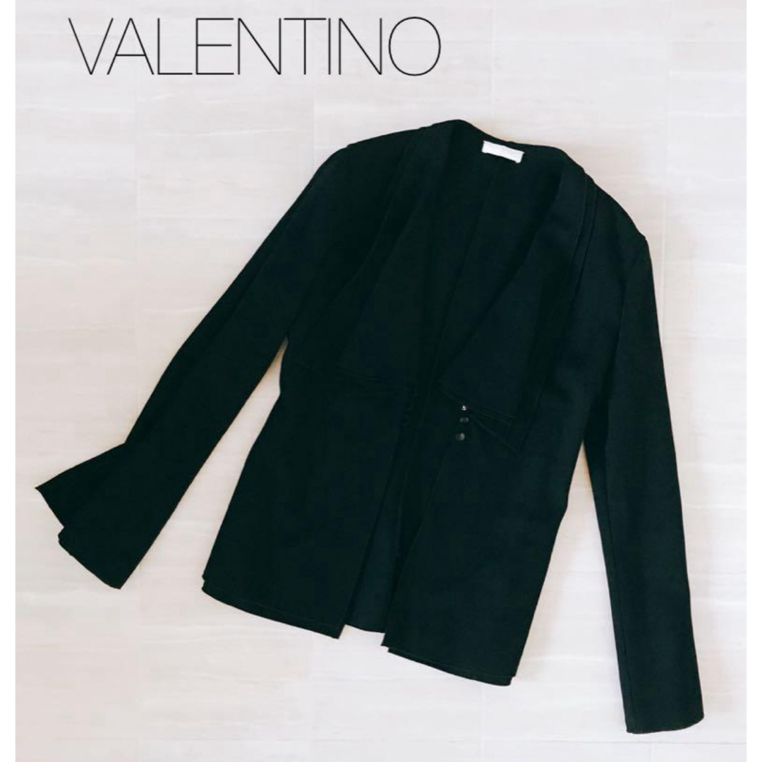 VALENTINO(ヴァレンティノ)の【VALENTINO】コレクションライン ブラックジャケット 美品 レディースのジャケット/アウター(テーラードジャケット)の商品写真