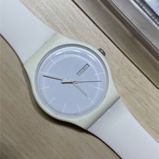 スウォッチ(swatch)のswatch ALL WHITE 腕時計(腕時計(アナログ))