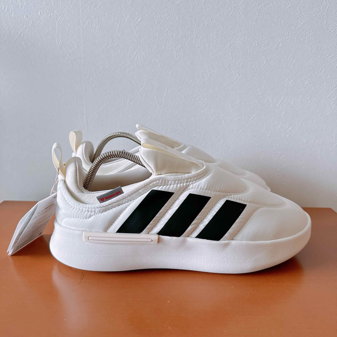 adidas(アディダス)の日本未入荷ADIDASスニーカー アディパフ ADIPUFF ホワイトブラック レディースの靴/シューズ(スニーカー)の商品写真