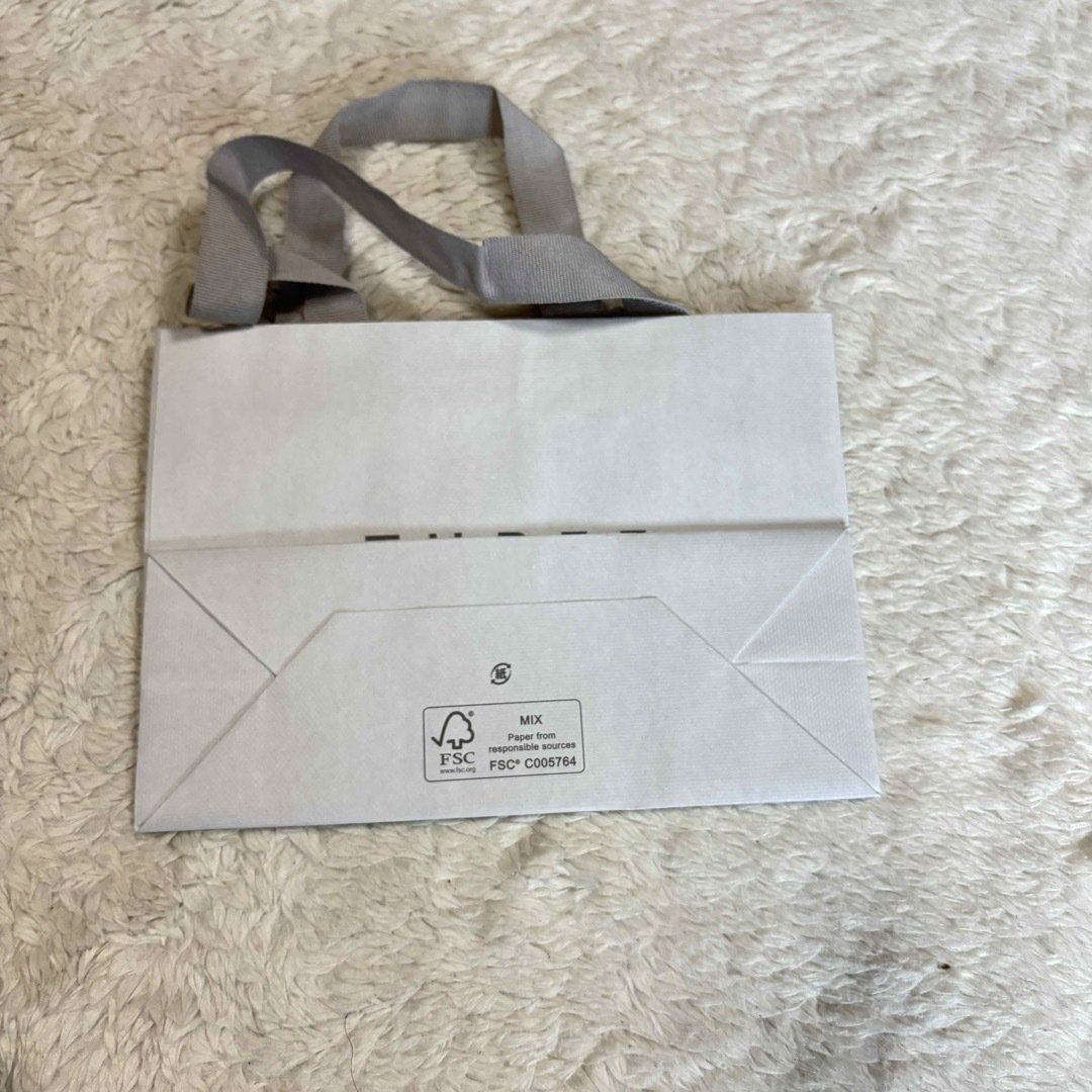 THREE(スリー)のTHREE 紙袋　ショップ袋　ショッパー　スリー レディースのバッグ(ショップ袋)の商品写真
