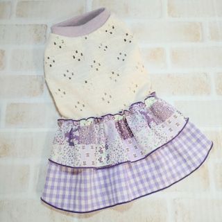 犬服　パープル　フラワーパッチワーク柄　レースニットワンピース(ペット服/アクセサリー)