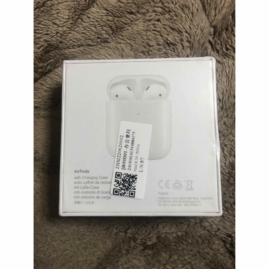 Apple(アップル)のアップル Airpods 第2世代 スマホ/家電/カメラのオーディオ機器(ヘッドフォン/イヤフォン)の商品写真