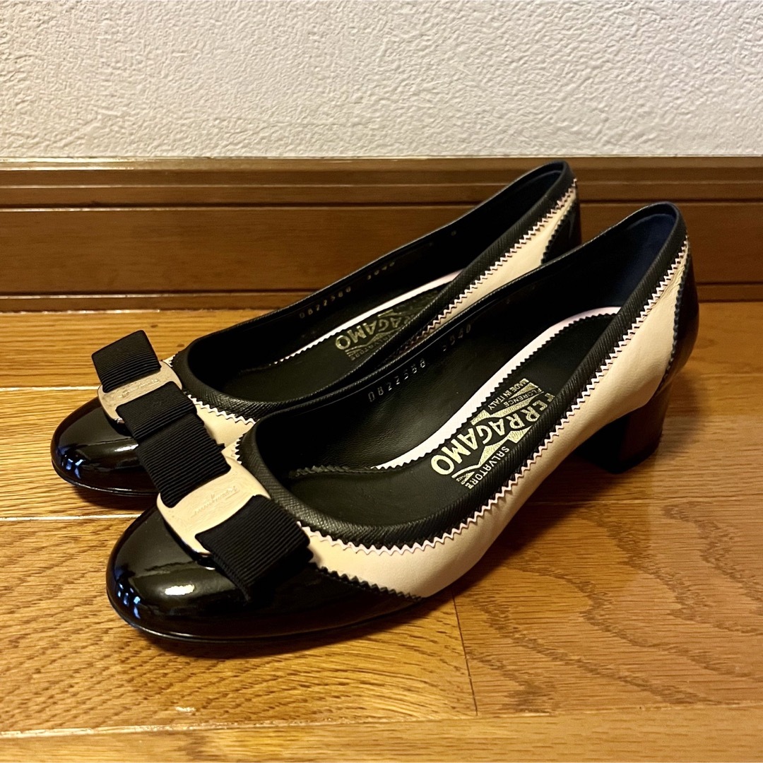 Salvatore Ferragamo(サルヴァトーレフェラガモ)の【美品】Ferragamo / フェラガモ パンプス 23cm レディースの靴/シューズ(ハイヒール/パンプス)の商品写真