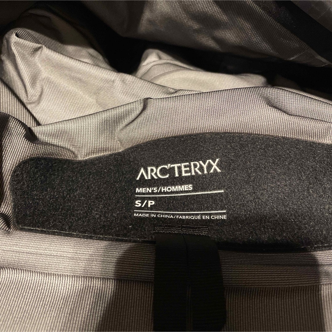 ARC'TERYX(アークテリクス)のARC'TERYX アークテリクス　beta LT jacket black s メンズのジャケット/アウター(マウンテンパーカー)の商品写真