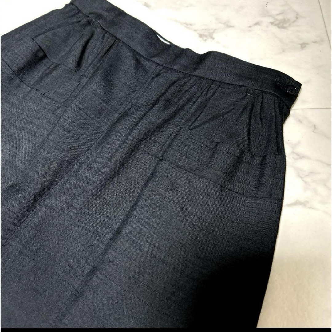 Yves Saint Laurent(イヴサンローラン)の美品　イヴサンローラン　スカート　ブラック　シルク混　光沢　L レディースのスカート(ひざ丈スカート)の商品写真