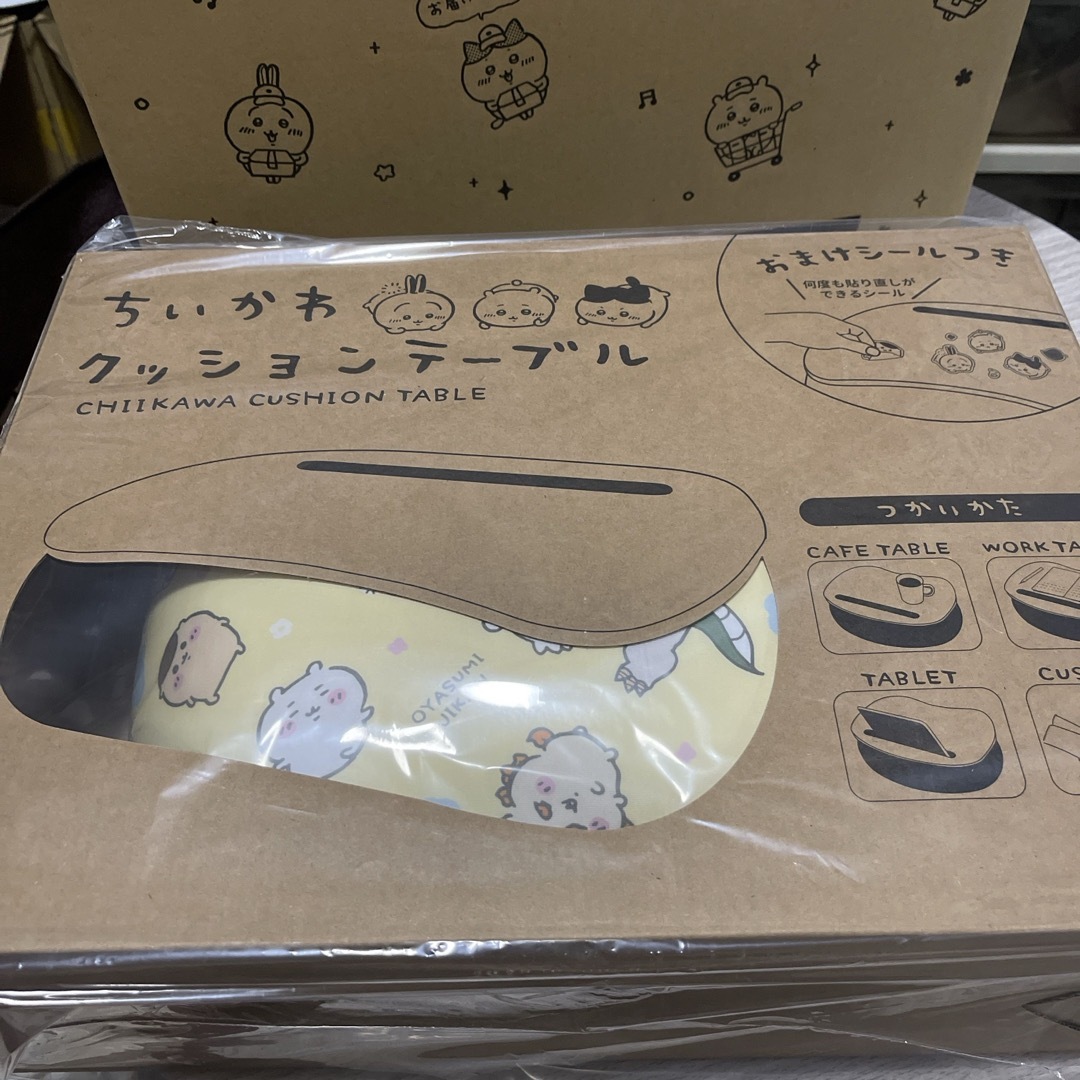 ちいかわ　クッションテーブル エンタメ/ホビーのおもちゃ/ぬいぐるみ(キャラクターグッズ)の商品写真