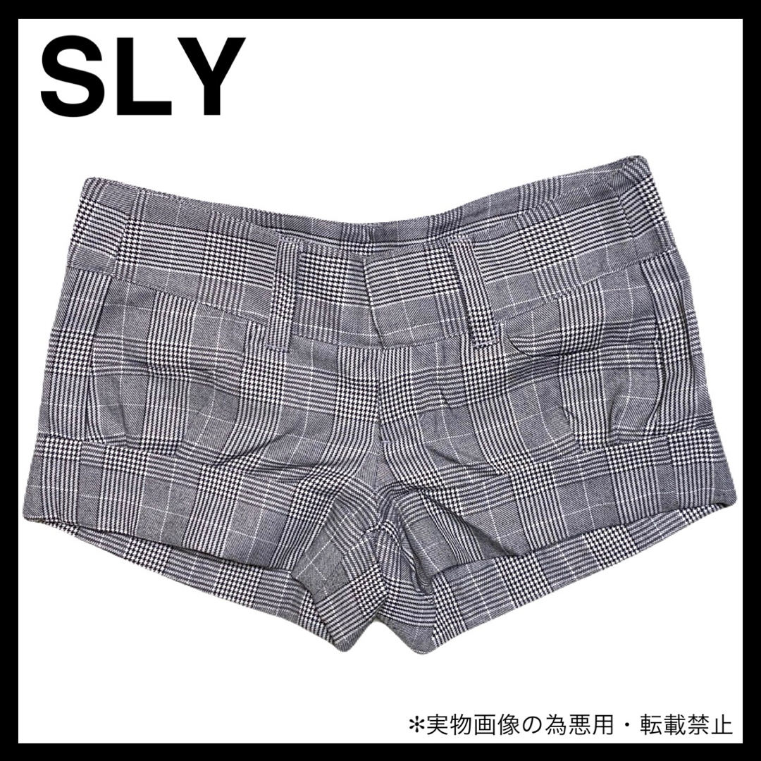 SLY(スライ)のSLY グレンチェック柄 ショートパンツ ボトムス Grey Black レディースのパンツ(ショートパンツ)の商品写真