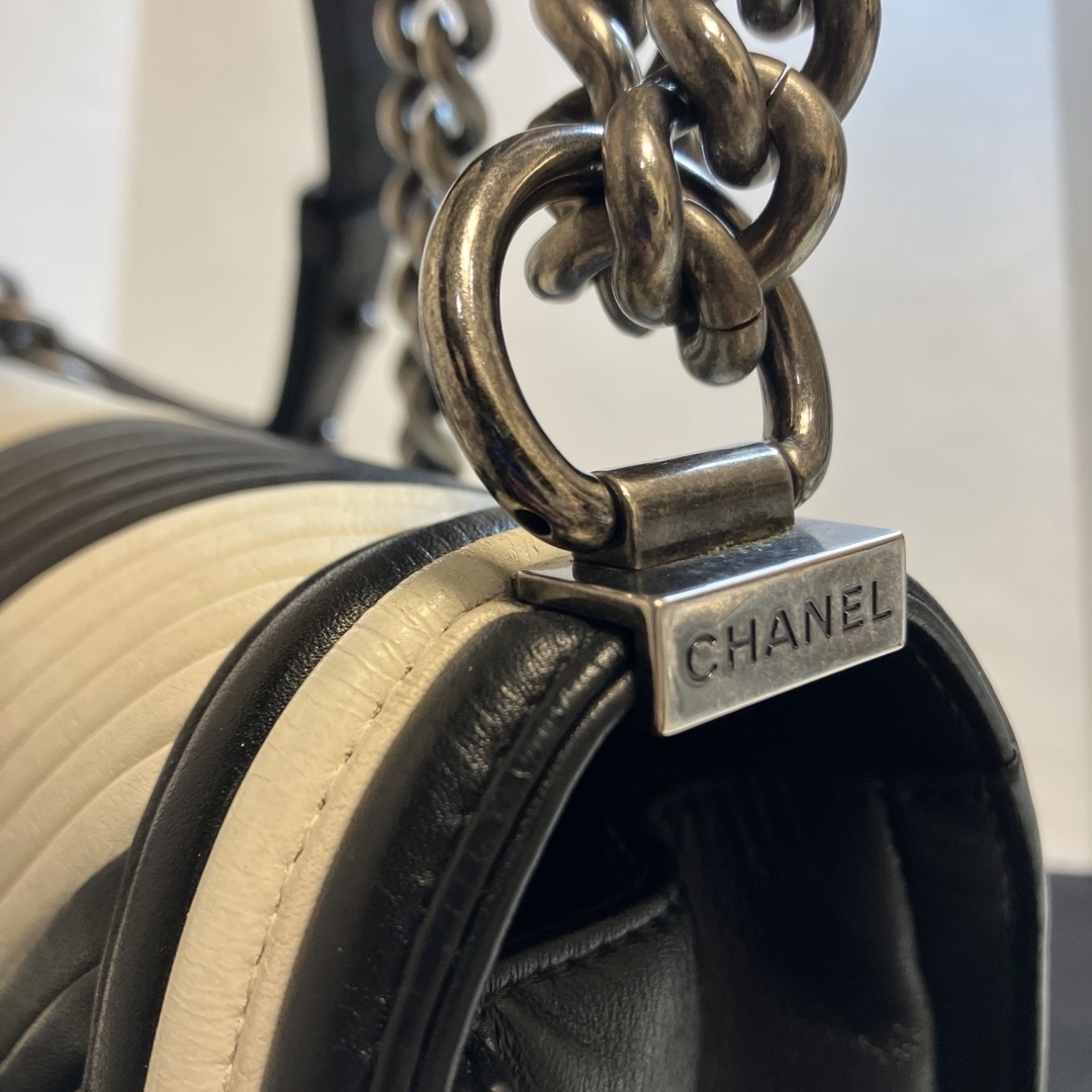 CHANEL(シャネル)の【美品】CHANEL ボーイシャネル チェーンショルダー レディースのバッグ(ショルダーバッグ)の商品写真