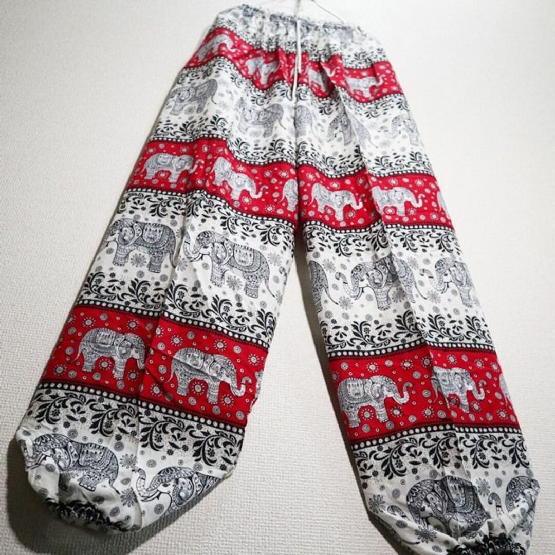 【新品】タイパンツ　装飾品を身に着けた大中の象　ボーダー風　赤 メンズのパンツ(サルエルパンツ)の商品写真