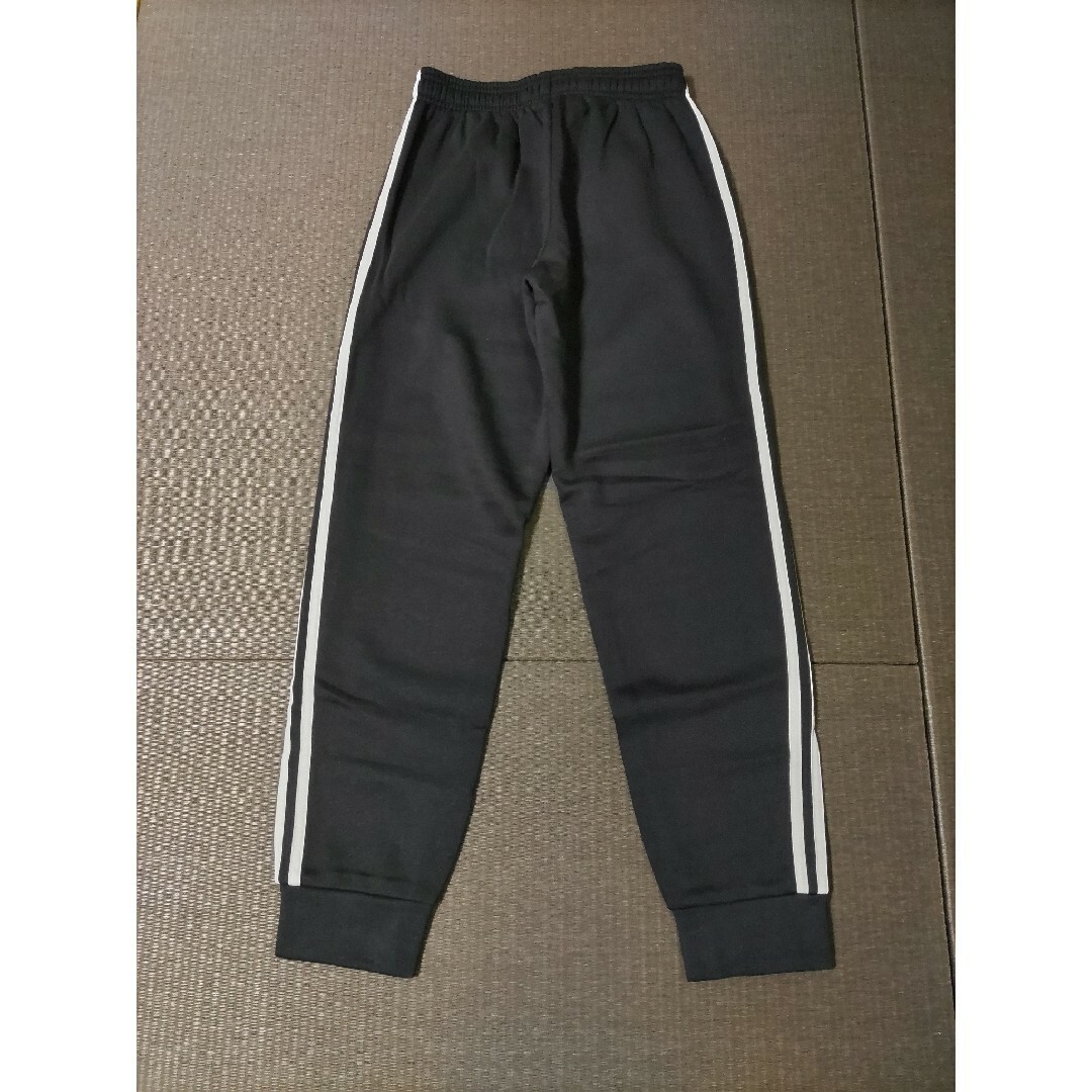 adidas(アディダス)のadidas　アディダス　スウェット　ジャージ　パンツ　ブラック　150　新品 キッズ/ベビー/マタニティのキッズ服男の子用(90cm~)(パンツ/スパッツ)の商品写真