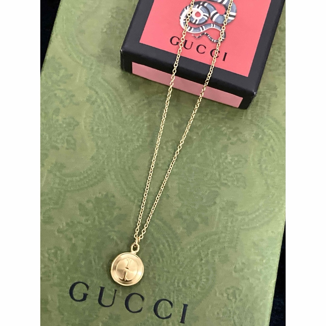 Gucci(グッチ)のグッチ ダブルGロゴ/ヴィンテージチャーム(小)ゴールド系カラー ネックレス レディースのアクセサリー(ネックレス)の商品写真