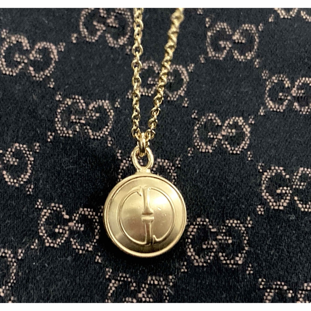 Gucci(グッチ)のグッチ ダブルGロゴ/ヴィンテージチャーム(小)ゴールド系カラー ネックレス レディースのアクセサリー(ネックレス)の商品写真