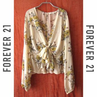 美品　FOREVER 21／フォーエバー21★　花柄　薄手ブラウス