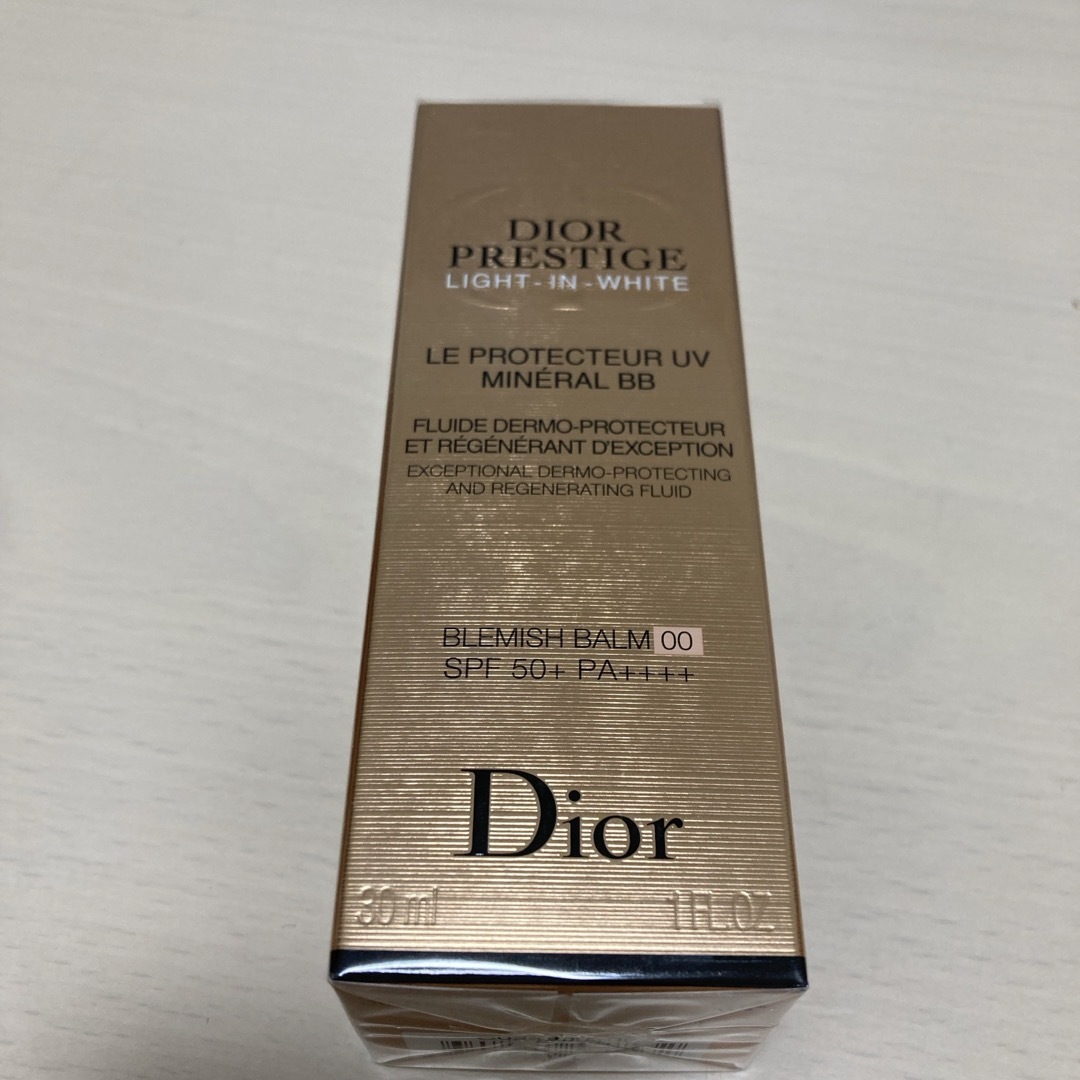 Dior(ディオール)のDior プレステージホワイトルプロテクター UVミネラルBB 30ml 582 コスメ/美容のベースメイク/化粧品(BBクリーム)の商品写真