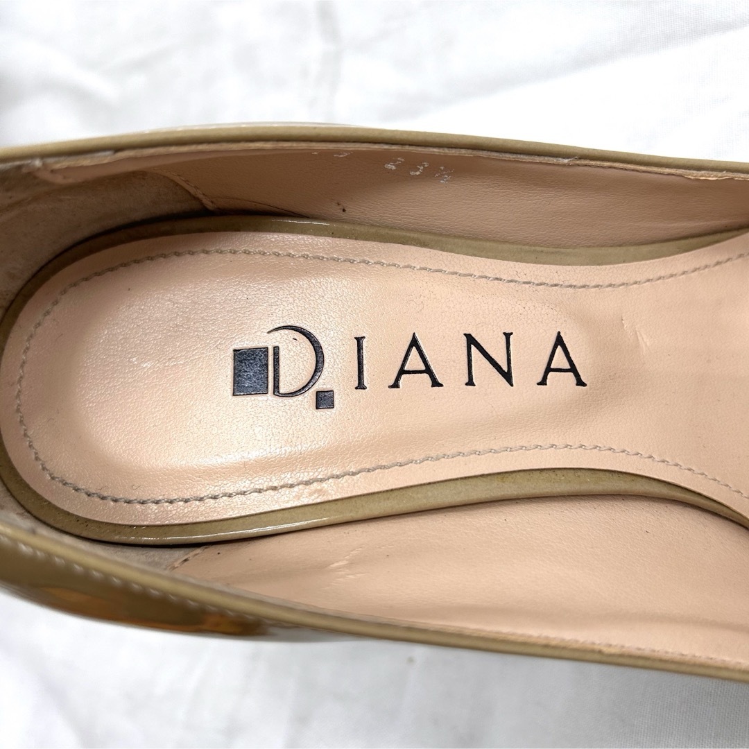 DIANA(ダイアナ)の【定番】ダイアナ　エナメルパンプス　アーモンドトゥー　ピンヒール レディースの靴/シューズ(ハイヒール/パンプス)の商品写真