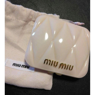 ミュウミュウ(miumiu)のMIU MIU　ミラー　ノベルティ　ピンク 　新品　巾着入り(ミラー)