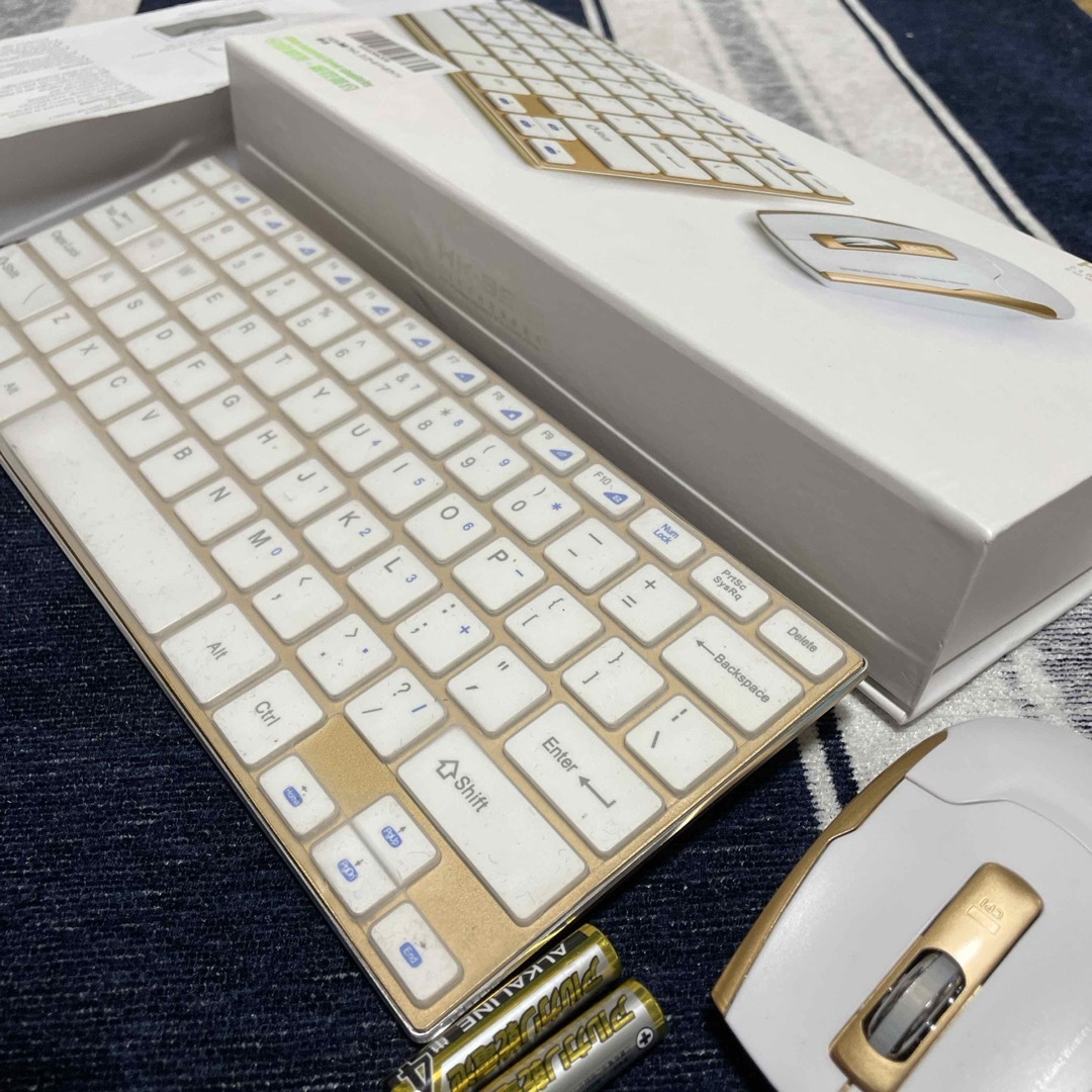 【中古／美品】ワイヤレスキーボード＆マウス スマホ/家電/カメラのPC/タブレット(PC周辺機器)の商品写真