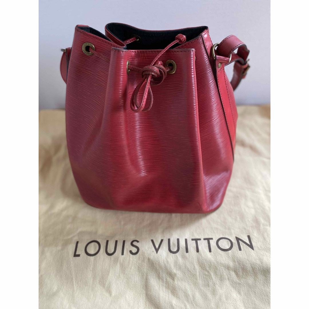 LOUIS VUITTON(ルイヴィトン)のLOUIS VUITTON  プチノエ　赤 レディースのバッグ(ハンドバッグ)の商品写真