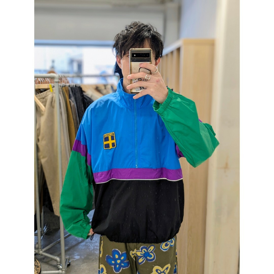 BEAMS(ビームス)のAVIA SWEDEN PATCH NYLON HALF ZIP BLOUSON メンズのジャケット/アウター(ナイロンジャケット)の商品写真