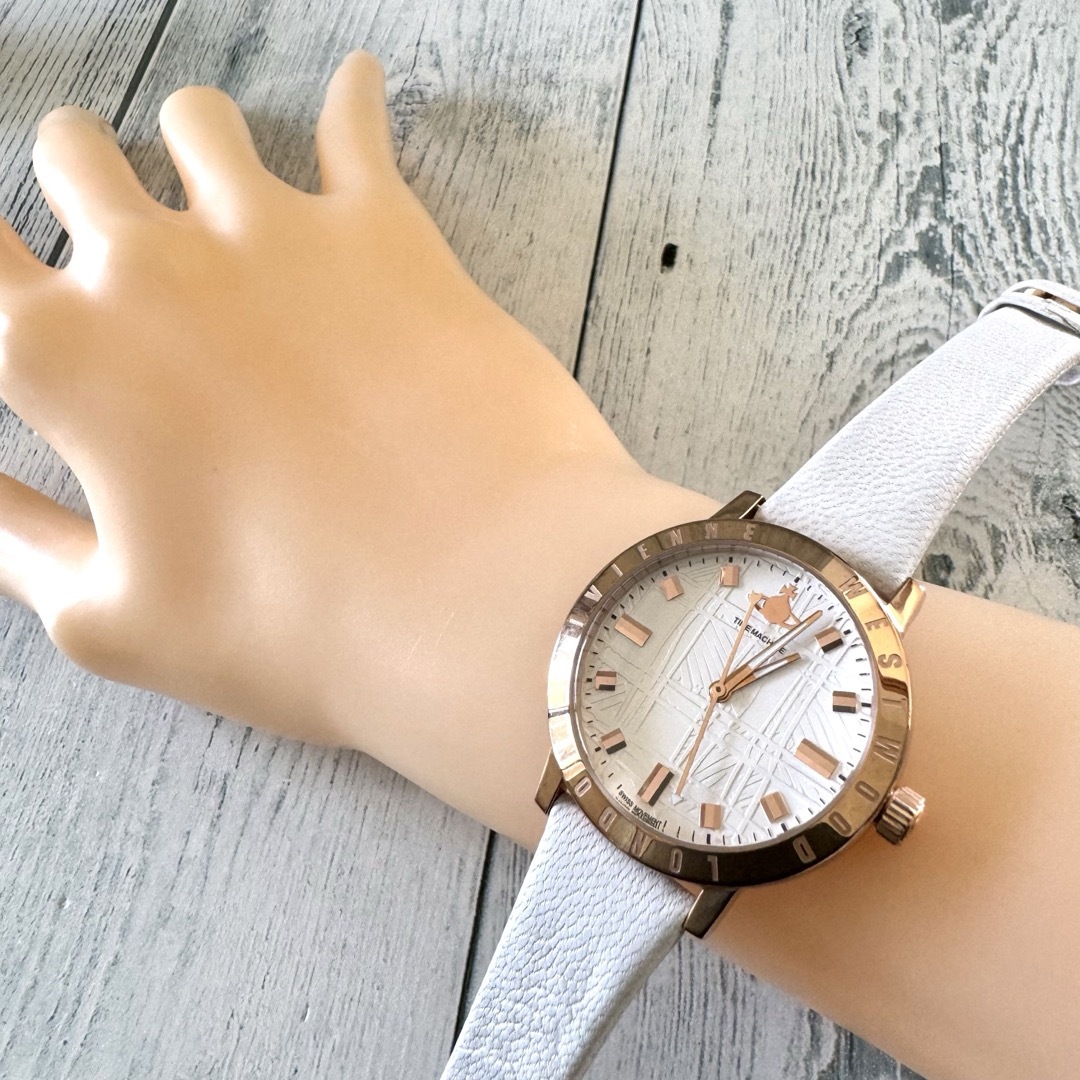 Vivienne Westwood(ヴィヴィアンウエストウッド)の【電池交換済】vivienne ヴィヴィアン 腕時計 オーブ ピンクゴールド レディースのファッション小物(腕時計)の商品写真