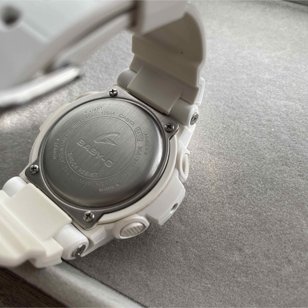 Baby-G(ベビージー)のbaby-g BGA-210-7B3JF 白 レディースのファッション小物(腕時計)の商品写真