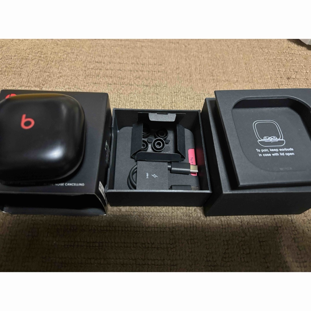 アップル Beats Fit Pro ワイヤレスノイズキャンセリングイヤフォン/ スマホ/家電/カメラのオーディオ機器(ヘッドフォン/イヤフォン)の商品写真