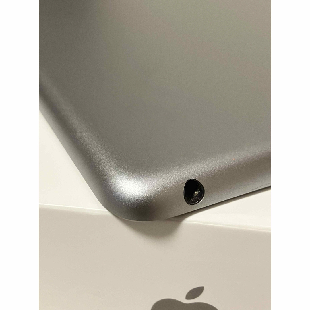 Apple(アップル)のiPad 第6世代 WiFi 32GB スペースグレイ 91.0% スマホ/家電/カメラのPC/タブレット(タブレット)の商品写真
