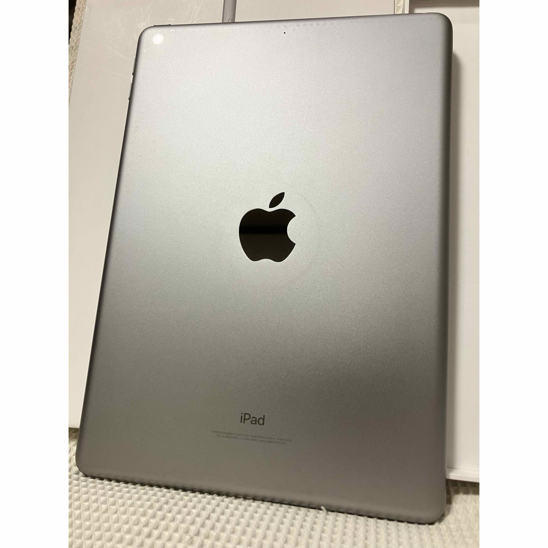 Apple(アップル)のiPad 第6世代 WiFi 32GB スペースグレイ 91.0% スマホ/家電/カメラのPC/タブレット(タブレット)の商品写真