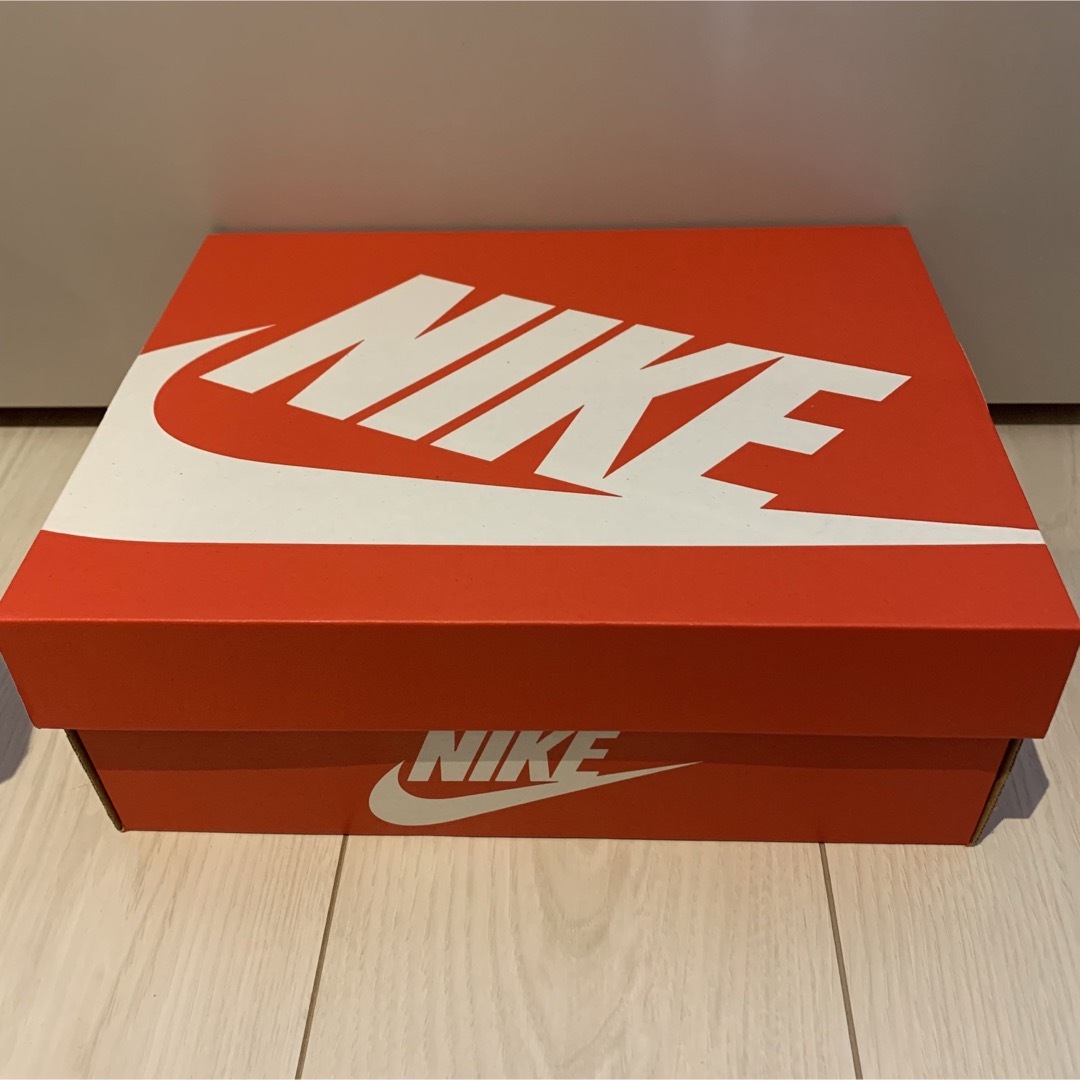 NIKE(ナイキ)の【2024年新色】限定品 NIKE エアマックスココ クリーム/ホワイト レディースの靴/シューズ(サンダル)の商品写真