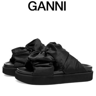 GANNI ブラック　フリル　プラットフォーム　サンダル(サンダル)