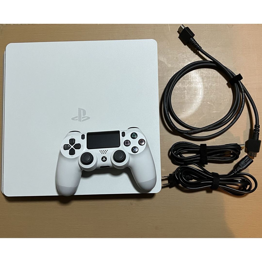 PlayStation4(プレイステーション4)のPS4本体　CHU-2200AB02 エンタメ/ホビーのゲームソフト/ゲーム機本体(家庭用ゲーム機本体)の商品写真