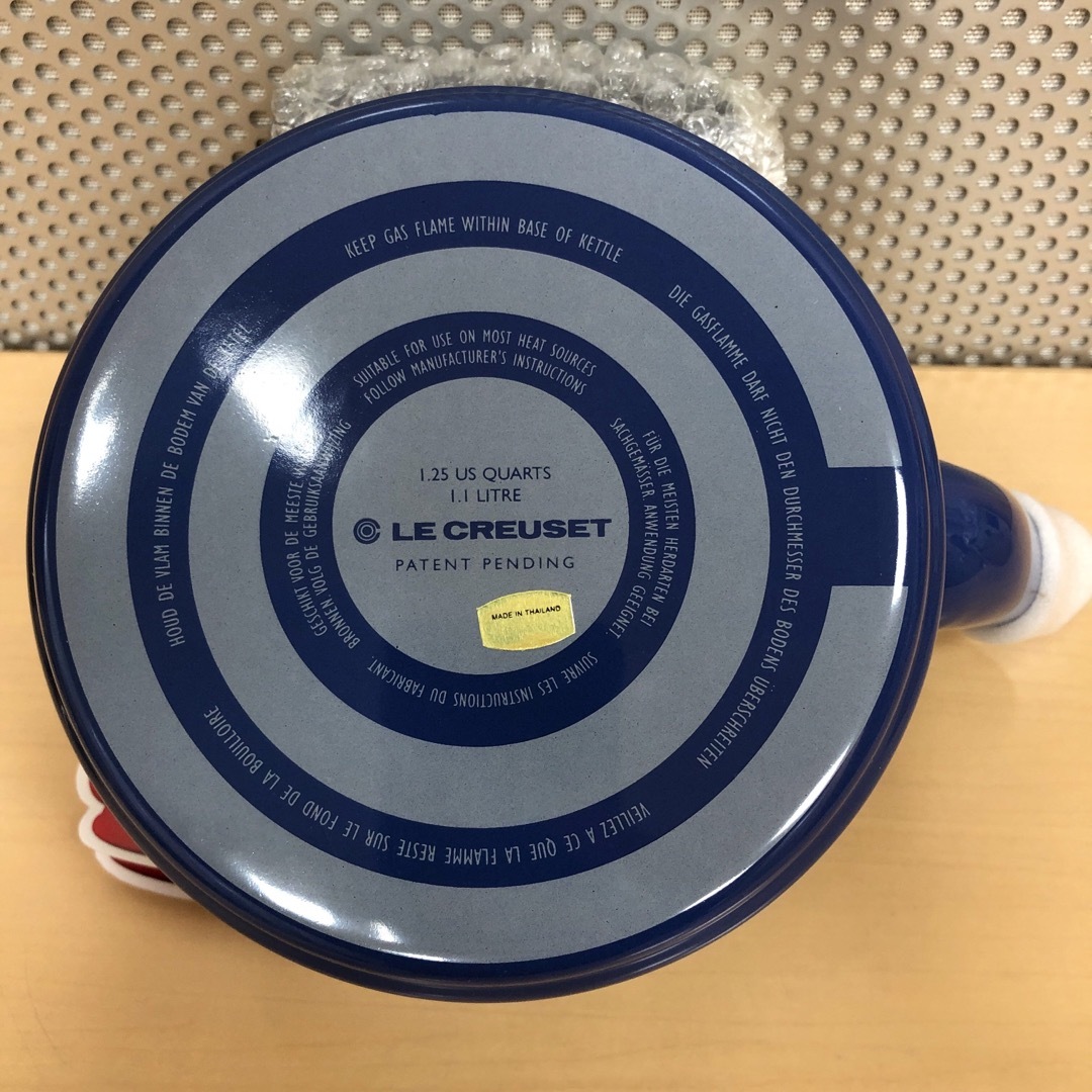 LE CREUSET(ルクルーゼ)の【新品未使用】ルクルーゼ デミケトル 1.1L ブルー インテリア/住まい/日用品のキッチン/食器(調理道具/製菓道具)の商品写真