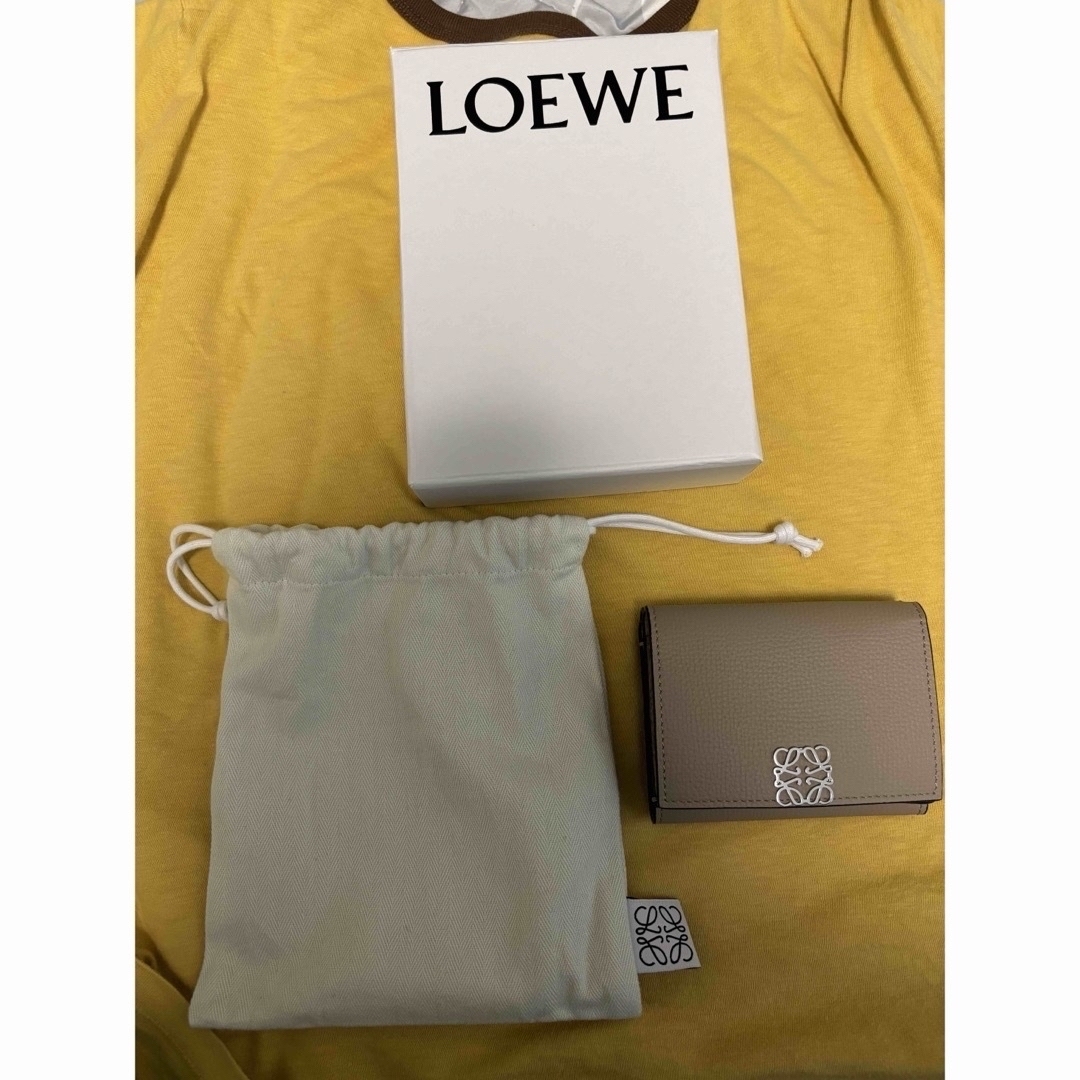 LOEWE(ロエベ)のロエベ☆二つ折財布　 レディースのファッション小物(財布)の商品写真