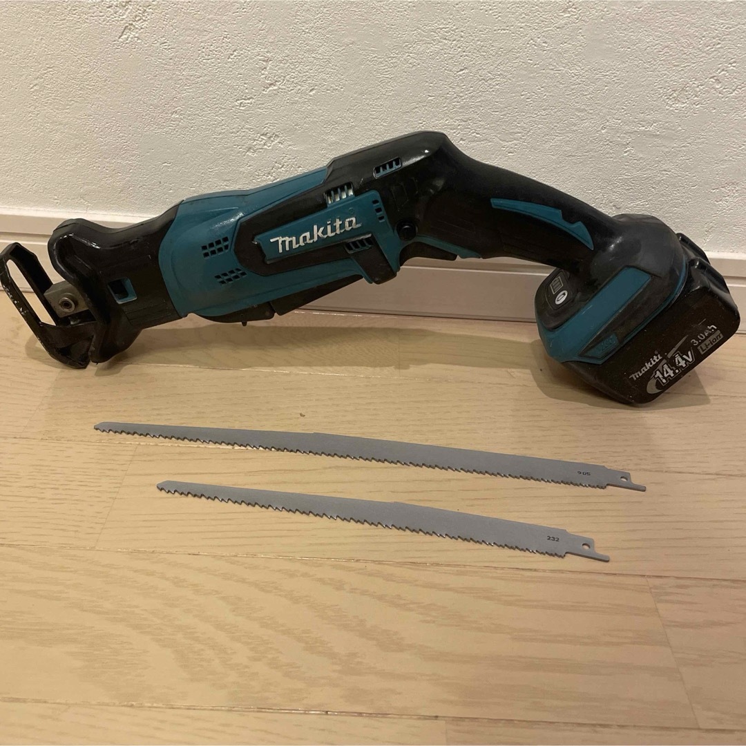 Makita(マキタ)のマキタ  充電式レシプロソー　14.4V  JR144D 自動車/バイクのバイク(工具)の商品写真