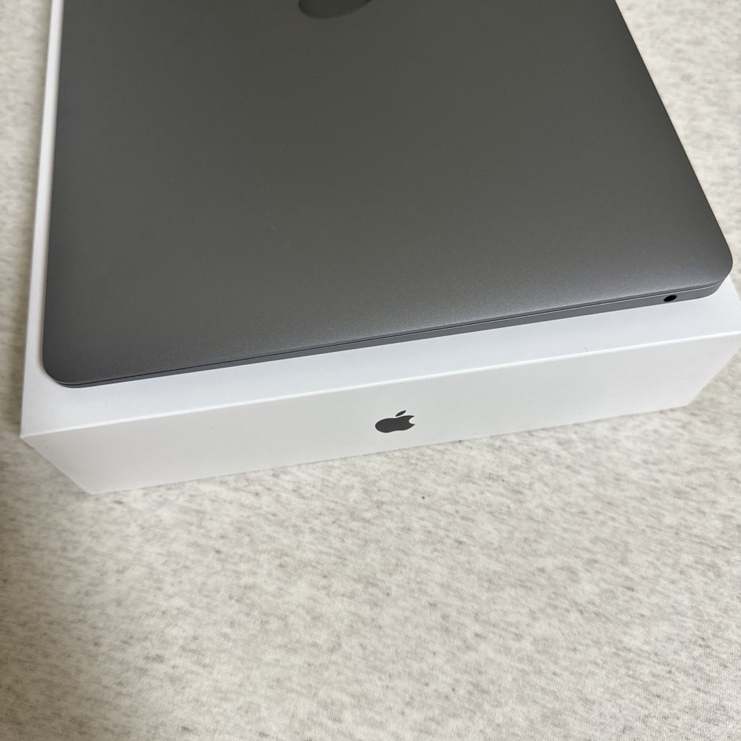 Mac (Apple)(マック)の【超美品】MacBook Air M1 8GB 256GB 13インチ スマホ/家電/カメラのPC/タブレット(ノートPC)の商品写真
