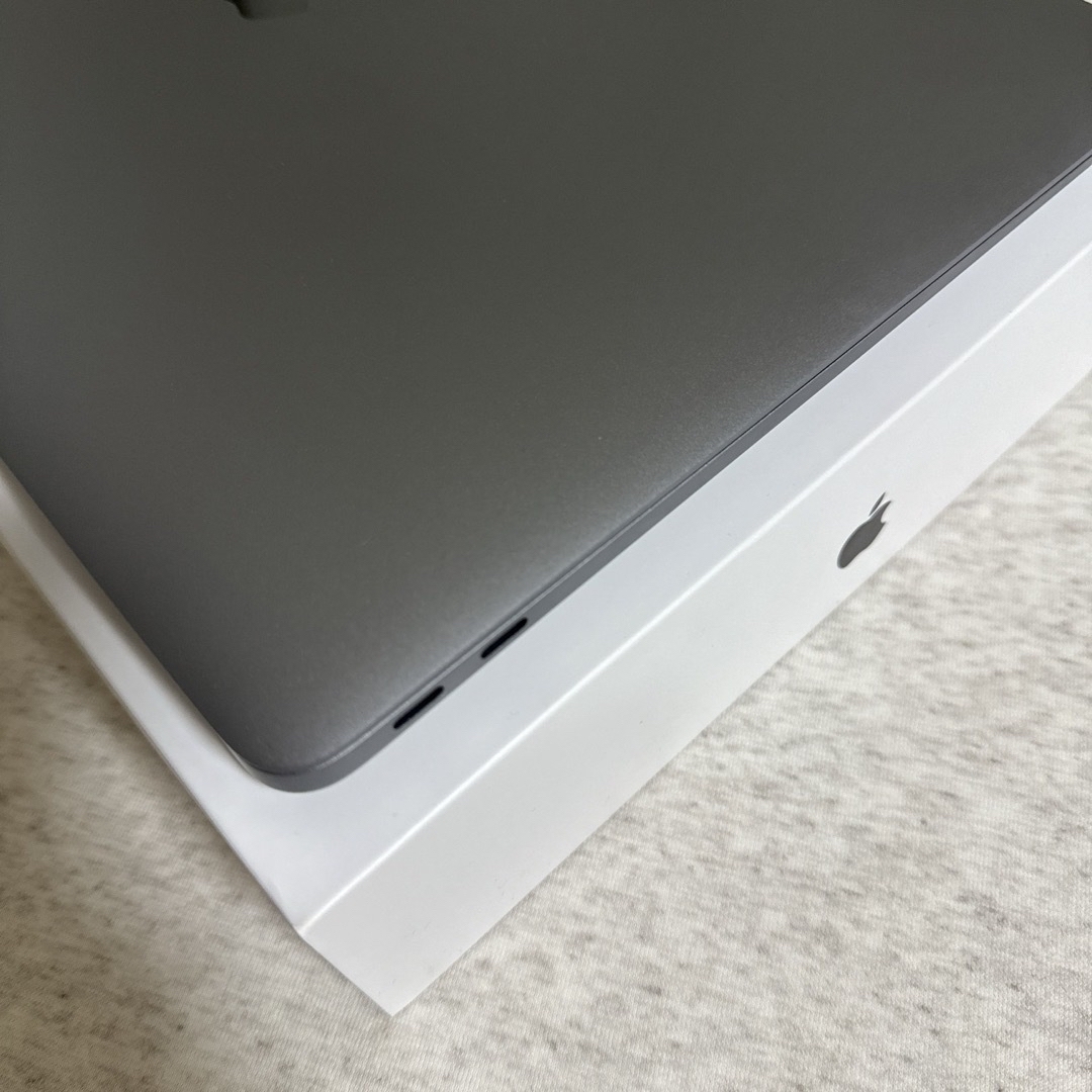 Mac (Apple)(マック)の【超美品】MacBook Air M1 8GB 256GB 13インチ スマホ/家電/カメラのPC/タブレット(ノートPC)の商品写真