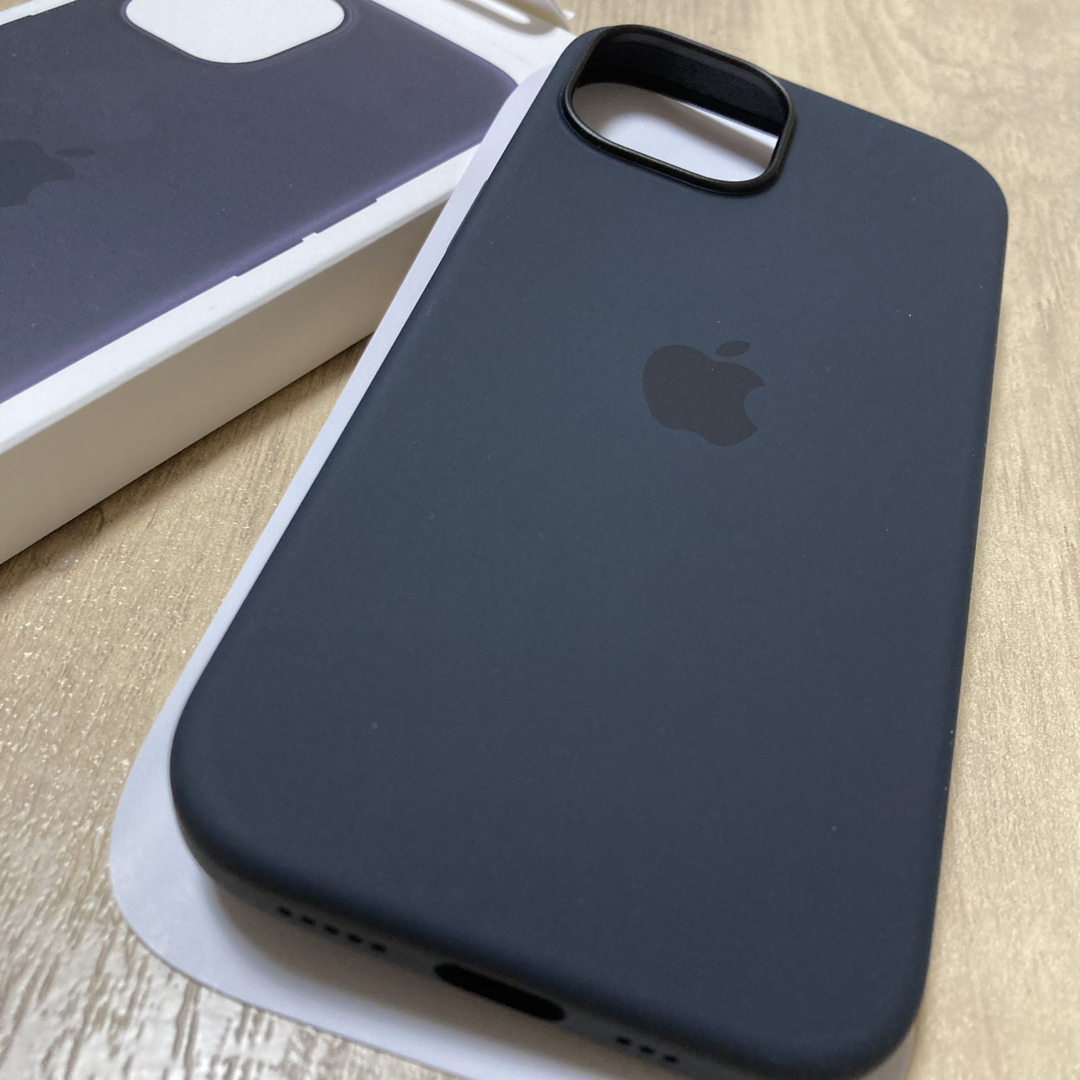 Apple(アップル)の【coco様 専用】アップル MagSafe対応 iPhone15 シリコーン スマホ/家電/カメラのスマホアクセサリー(モバイルケース/カバー)の商品写真