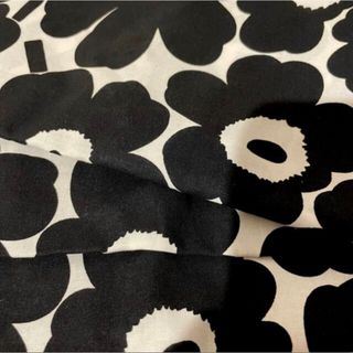 マリメッコ(marimekko)のマリメッコ 布 約70×50 ハーフカット ウニッコ ブラック ホワイト(生地/糸)