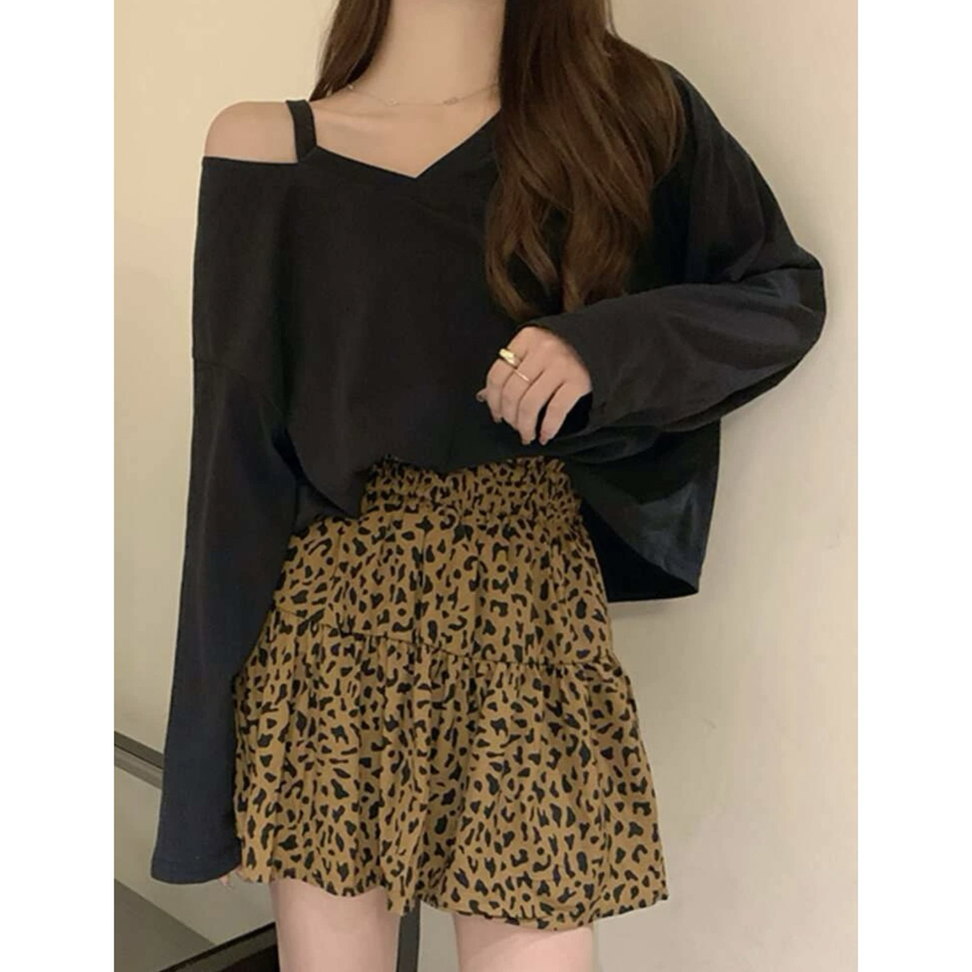 SHEIN(シーイン)の【新品】SHEIN Honeyspot アシンメトリーネックオーバーサイズシャツ レディースのトップス(Tシャツ(長袖/七分))の商品写真