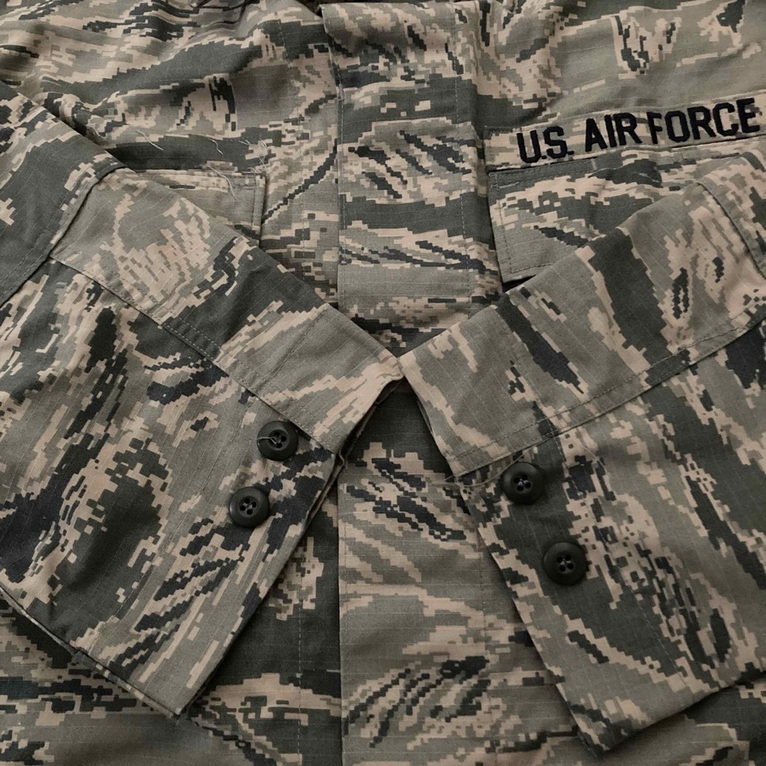 US AIRFORCE ミリタリージャケット カバーオール カモ 刺繍ワッペン メンズのジャケット/アウター(ミリタリージャケット)の商品写真