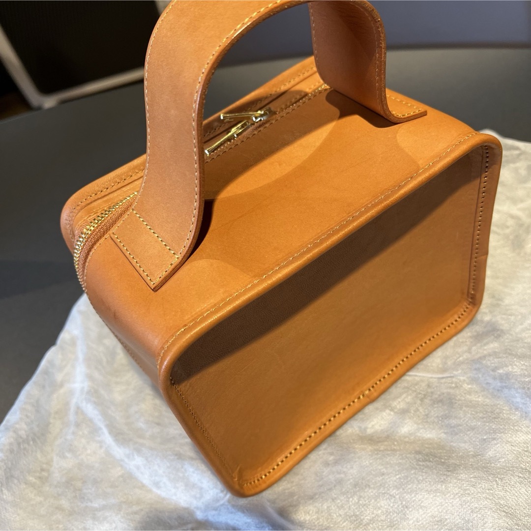 【LIMITED美品】Camel Leather Mini Book Bag レディースのバッグ(ハンドバッグ)の商品写真