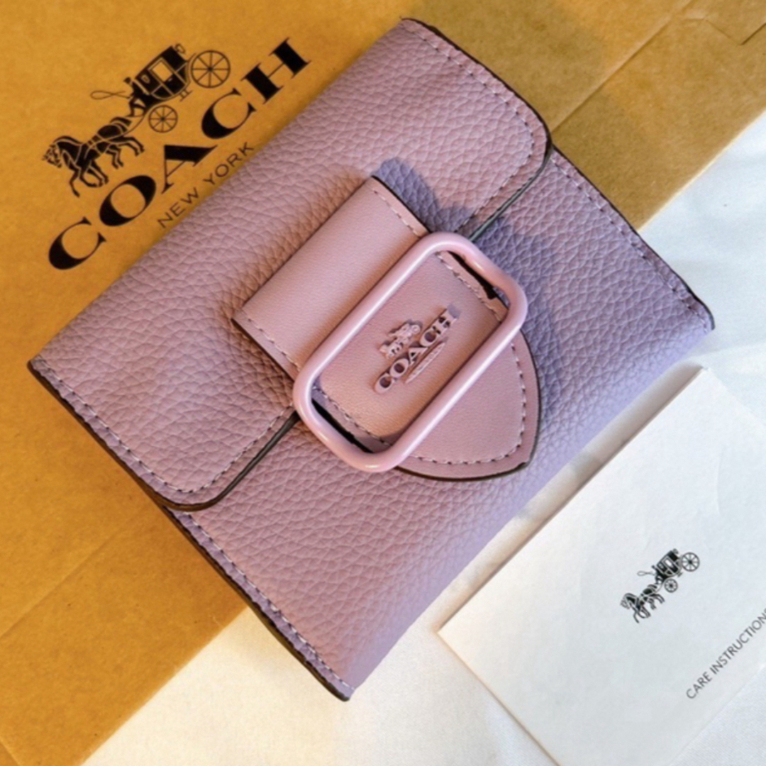 COACH(コーチ)のCOACH  コーチ　財布　ミニ　スモール　レザー　二つ折り　未使用品 レディースのファッション小物(財布)の商品写真