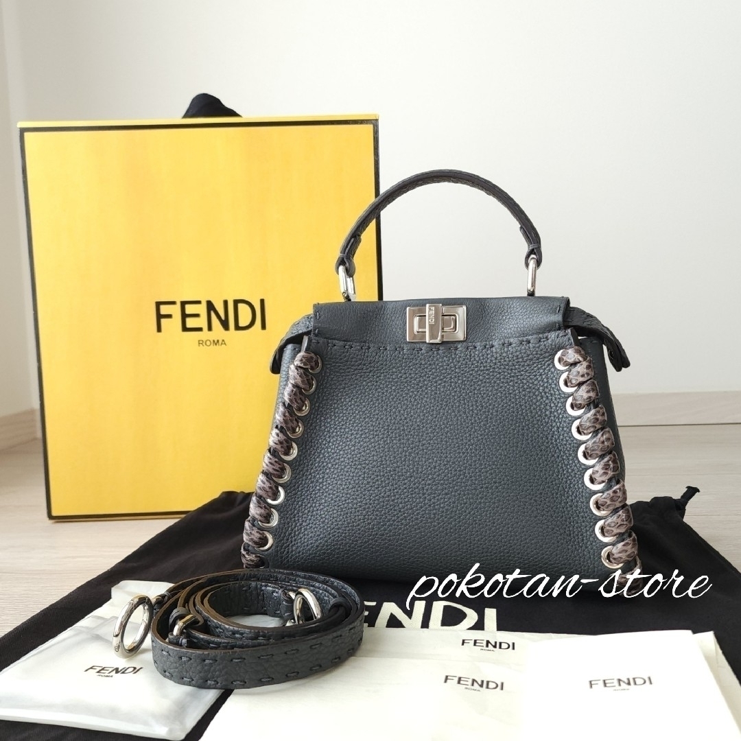 FENDI(フェンディ)の極美品【フェンディ】ミニ　ピーカブー　セレリア　パイソン　2way　ハンドバッグ レディースのバッグ(ハンドバッグ)の商品写真