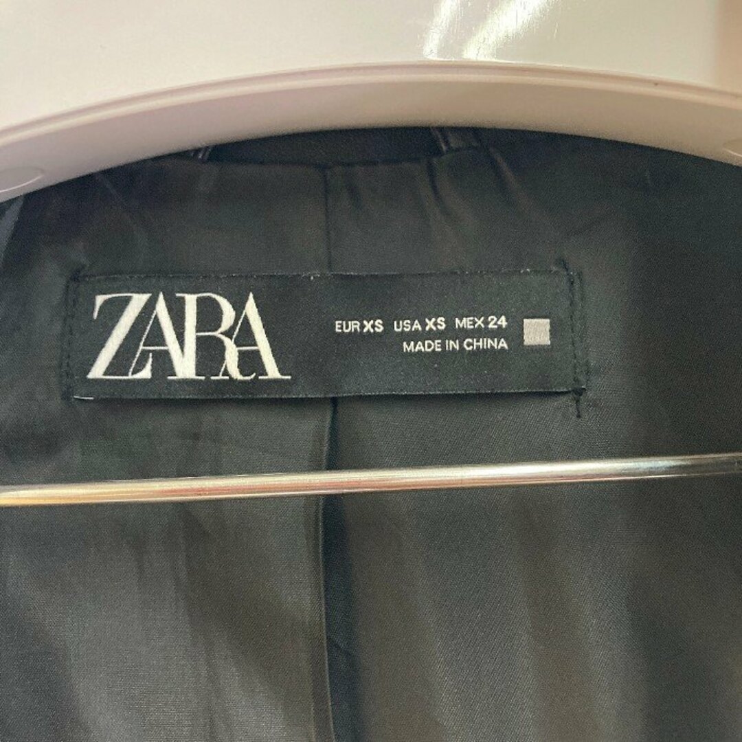 ZARA(ザラ)の★ZARA ザラ フェイクレザージャケット 3046 314 800 ブラック sizeXS レディースのトップス(シャツ/ブラウス(長袖/七分))の商品写真