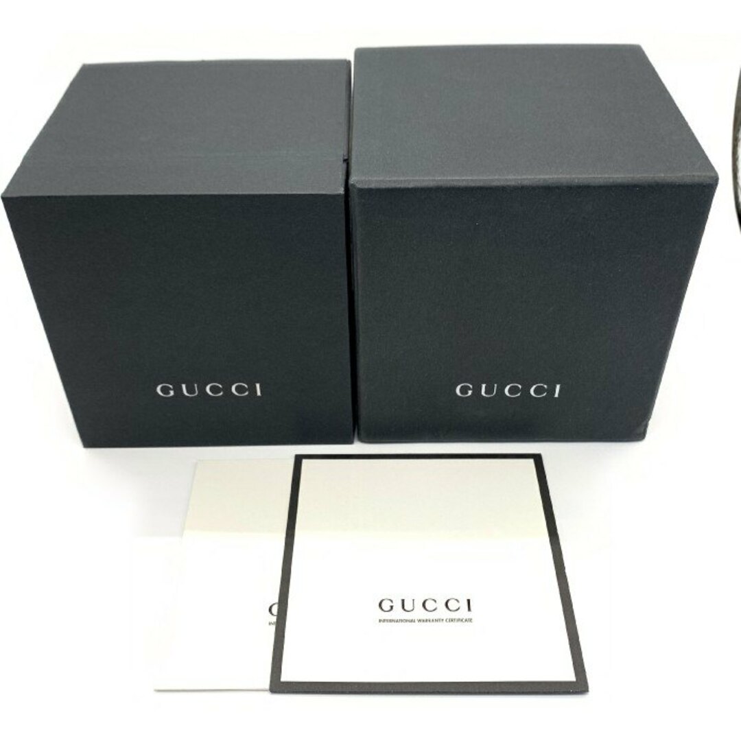 Gucci(グッチ)のGucci グッチ SYNC シンク クォーツ腕時計 デイト シルバー ホワイト ラバーベルト メンズ 137.1 メンズの時計(腕時計(アナログ))の商品写真
