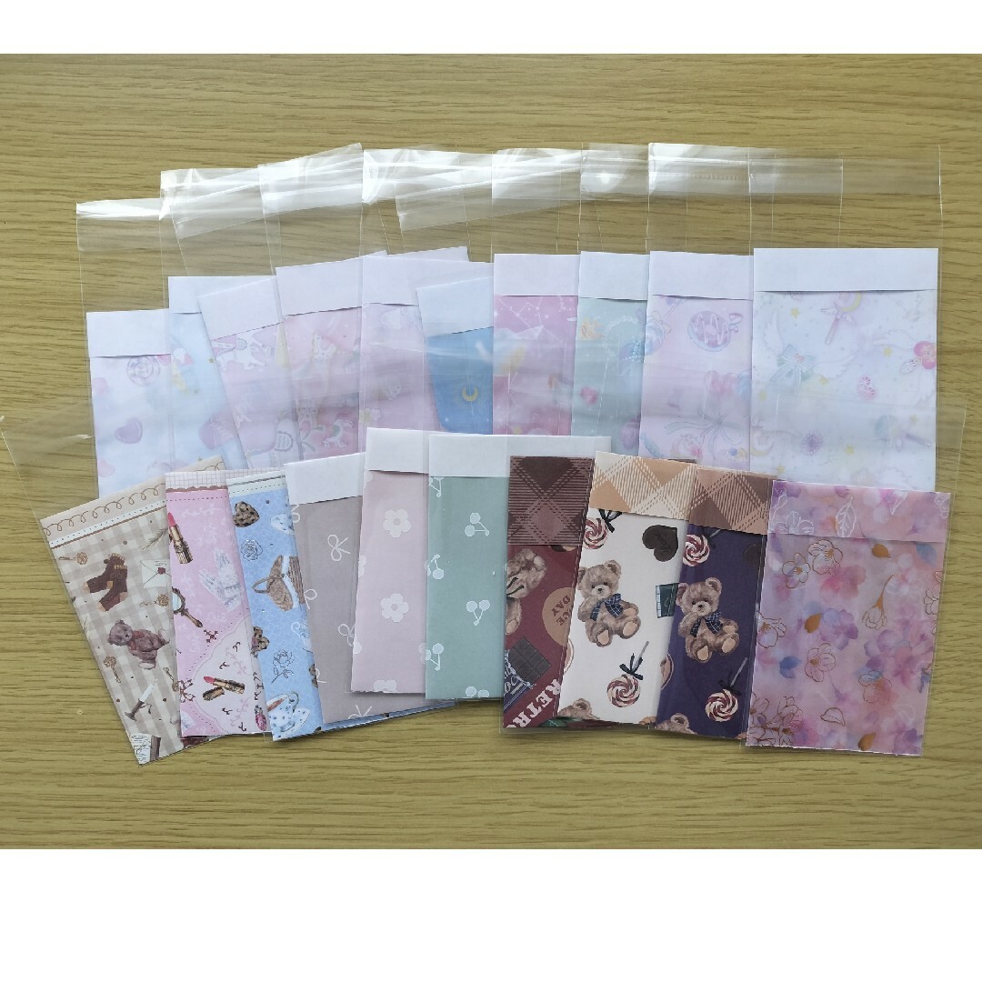 ポチ袋 テープ付き 80枚 匿名配送 豆袋 ハンドメイドの文具/ステーショナリー(カード/レター/ラッピング)の商品写真