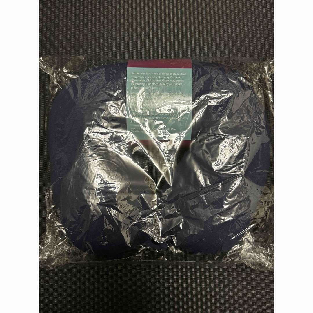 【新品】ヨギボー ネックピロー / Yogibo Neck Pillow インテリア/住まい/日用品のソファ/ソファベッド(ビーズソファ/クッションソファ)の商品写真