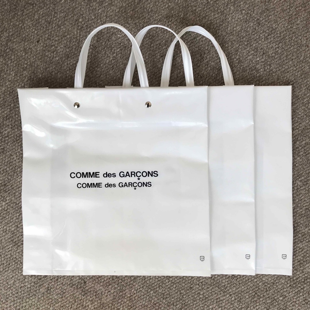 COMME des GARCONS(コムデギャルソン)のCOMMEdesGARCONS コムコム　ショップ袋 ショッパー　小サイズ　3枚 レディースのバッグ(ショップ袋)の商品写真