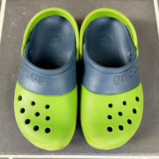 クロックス(crocs)のクロック 子供用 緑 紺色 グリーン ネイビー(スリッパ)